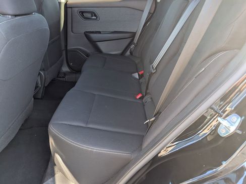 Used 2023 Nissan Rogue S image 22