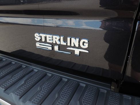 Certified 2022 GMC Sierra 1500 SLT w/ SLT Convenience Package image 15