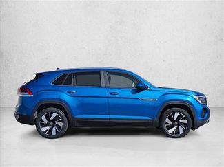 Used 2024 Volkswagen Atlas Cross Sport SE FWD video 4