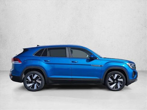 Used 2024 Volkswagen Atlas Cross Sport SE FWD image 4