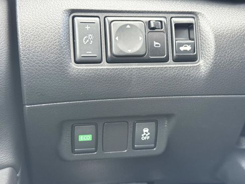 Used 2019 Nissan Sentra SL w/ Exterior Package image 19