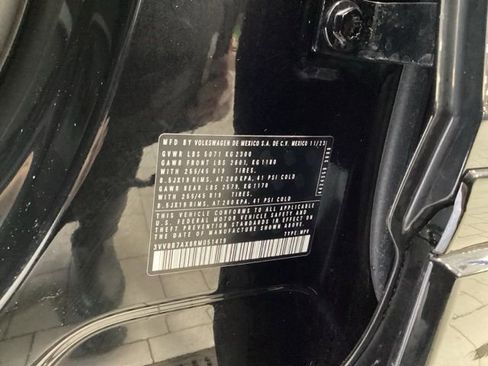 Certified 2024 Volkswagen Tiguan SE R-Line image 20