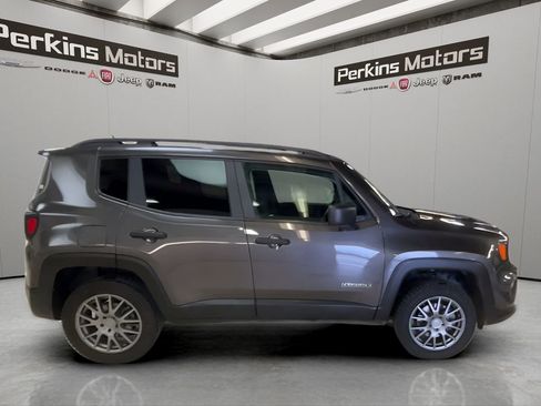 Used 2019 Jeep Renegade Sport w/ Sport Appearance Group AWD/4WD image 5