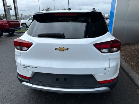 Used 2021 Chevrolet TrailBlazer LT w/ Sun and Liftgate Package AWD/4WD image 6