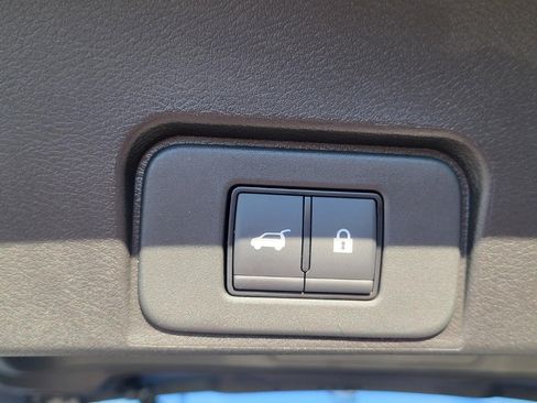 Used 2025 Nissan Rogue SV FWD image 5