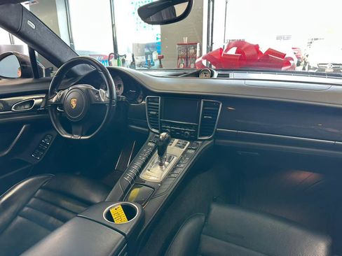 Used 2016 Porsche Panamera GTS image 30