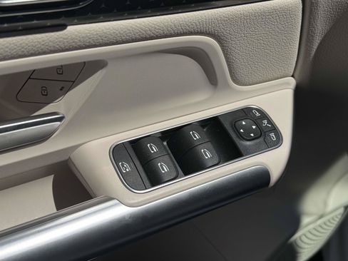 Certified 2025 Mercedes-Benz GLA 250 4MATIC image 30
