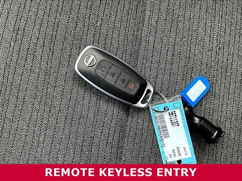 Used 2023 Nissan Rogue SV image 36