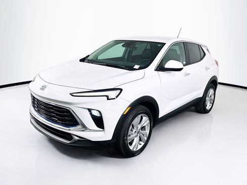 Used 2024 Buick Encore GX Preferred FWD image 3