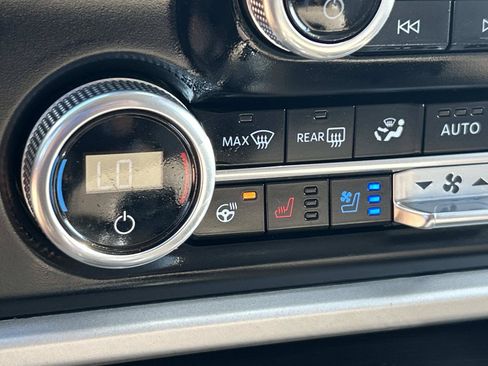 Used 2024 Ford Expedition Limited AWD/4WD image 39