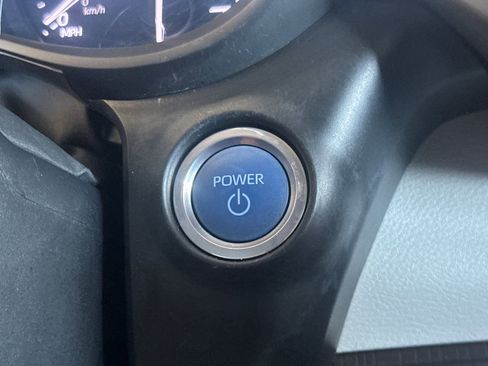 Used 2023 Toyota Sienna XLE FWD image 24