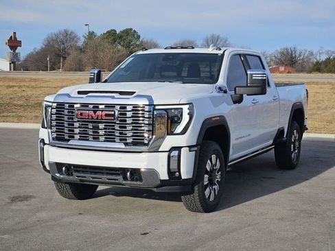 New 2026 GMC Sierra 2500 Denali w/ Denali Reserve Package image 2