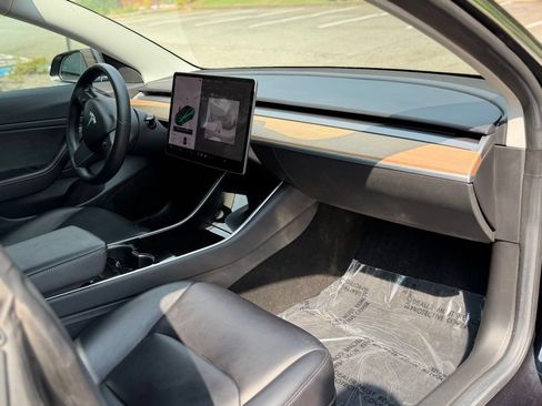 Used 2018 Tesla Model 3 Long Range RWD image 16