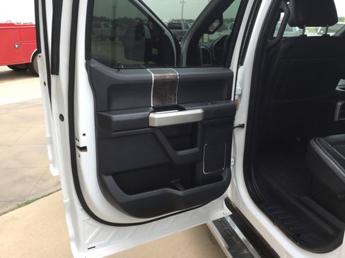 Used 2022 Ford F350 Lariat w/ Lariat Value Package image 12