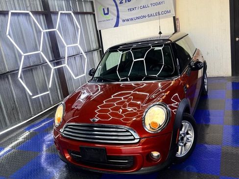Used 2011 MINI Cooper Hardtop FWD image 4