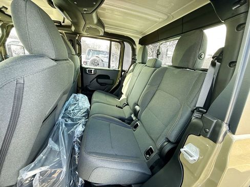 New 2026 Jeep Gladiator Sport image 25