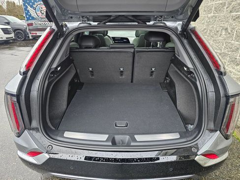 New 2026 Cadillac Optiq Luxury 1 image 9