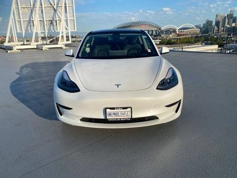 Used 2021 Tesla Model 3 Standard Range Plus RWD image 3