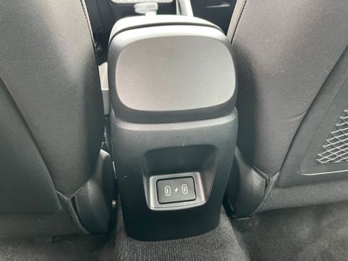 Used 2025 Hyundai Elantra SEL image 22