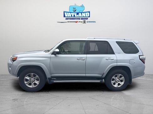 Used 2014 Toyota 4Runner SR5 RWD image 3