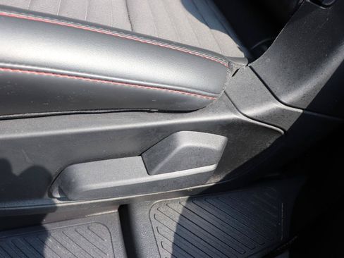 Used 2025 Ford Explorer ST-Line AWD/4WD image 29