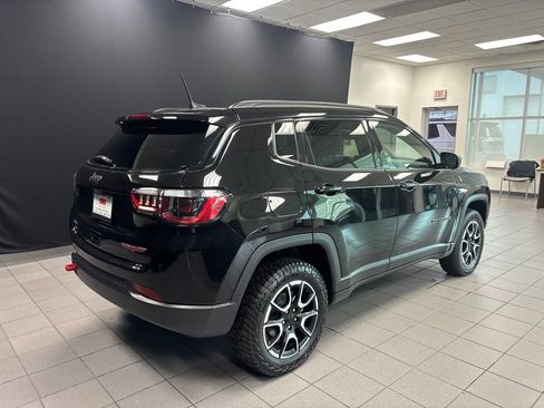Used 2024 Jeep Compass Trailhawk AWD/4WD image 3