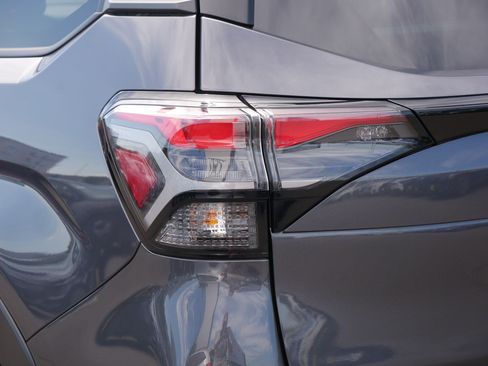 Used 2025 Subaru Forester Premium AWD/4WD image 17