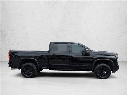Used 2024 Chevrolet Silverado 3500 High Country w/ Technology Package AWD/4WD image 4