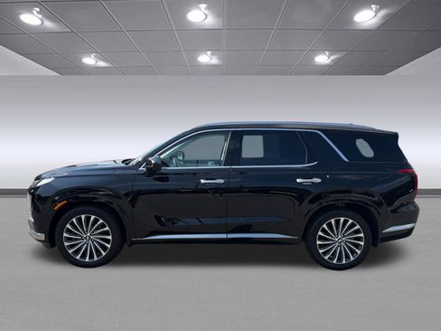 Certified 2025 Hyundai Palisade Calligraphy FWD image 8