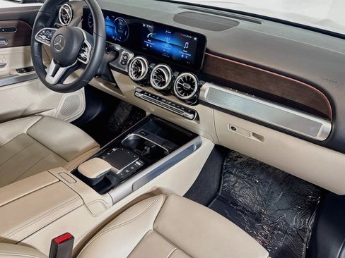 Certified 2022 Mercedes-Benz GLB 250 4MATIC image 28