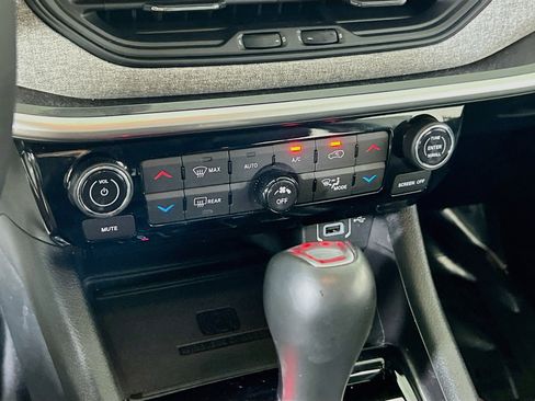 Used 2022 Jeep Compass Latitude w/ Sun and Sound Group AWD/4WD image 15