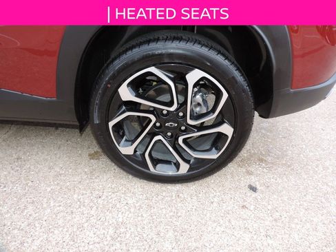 Used 2025 Chevrolet Trax RS w/ Sunroof Package FWD image 15