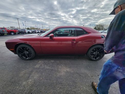 Used 2018 Dodge Challenger R/T Plus image 6