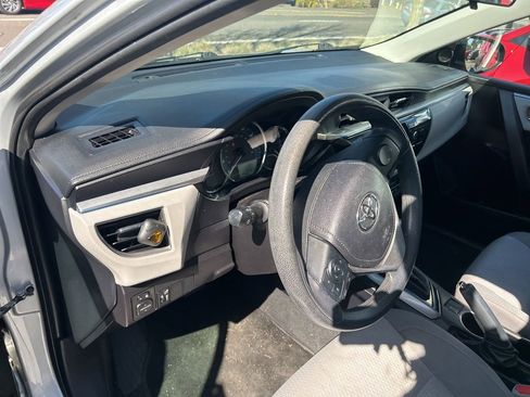 Used 2014 Toyota Corolla LE image 6
