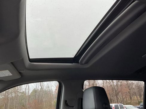 Used 2022 GMC Sierra 1500 SLT w/ SLT Premium Plus Package image 43