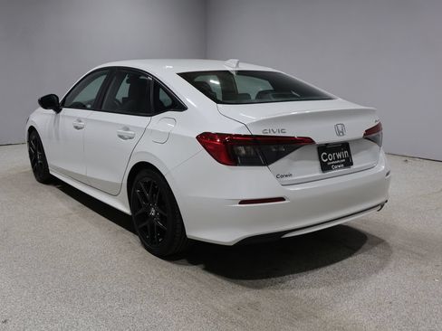Used 2023 Honda Civic Sport image 5