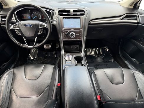 Used 2017 Ford Fusion Titanium FWD image 11
