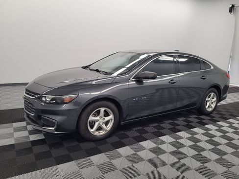 Used 2018 Chevrolet Malibu LS image 2