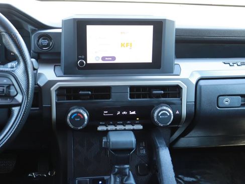 Used 2024 Toyota Tacoma SR5 AWD/4WD image 15