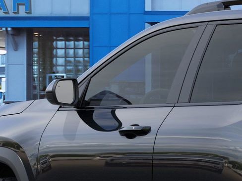 New 2026 Chevrolet Equinox ACTIV w/ LPO, Floor Liner Package image 13