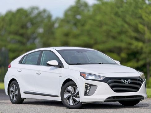Used 2018 Hyundai Ioniq SEL w/ SEL Tech Package 02 FWD image 5