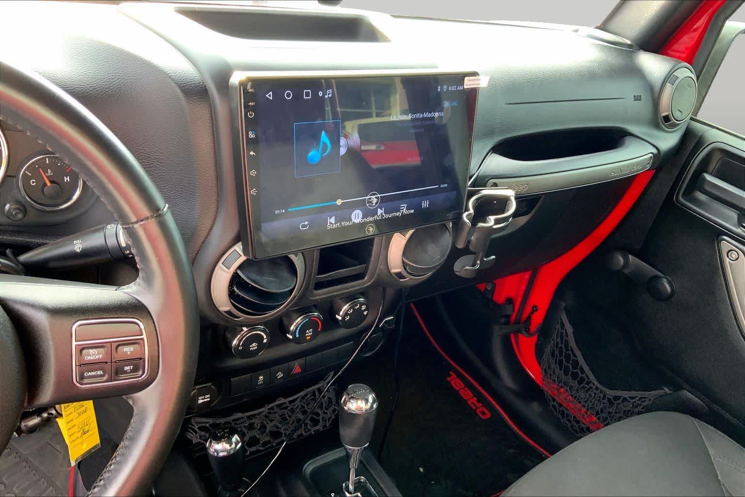 Used 2016 Jeep Wrangler Unlimited Sport w/ Connectivity Group AWD/4WD image 6