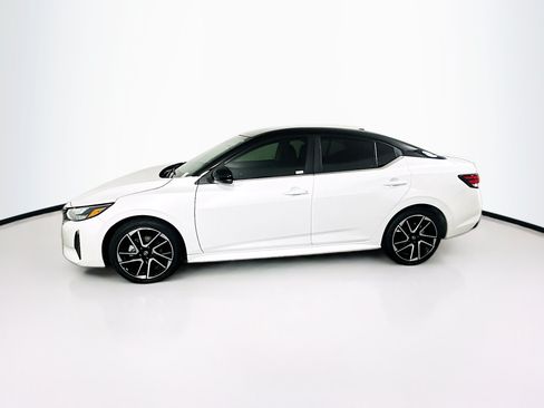 Used 2024 Nissan Sentra SR FWD image 4