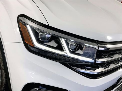 Used 2020 Volkswagen Atlas Cross Sport SEL R-Line image 26