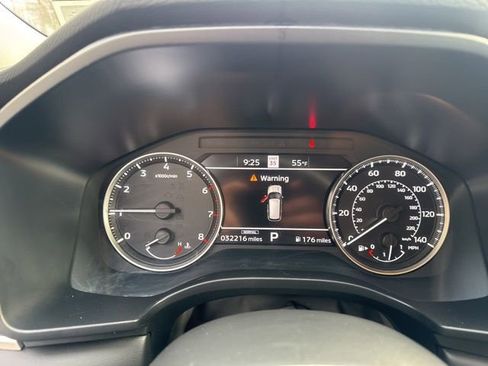 Used 2024 Mitsubishi Outlander AWD image 14