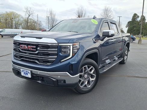 Used 2022 GMC Sierra 1500 SLT w/ SLT Premium Plus Package AWD/4WD image 28