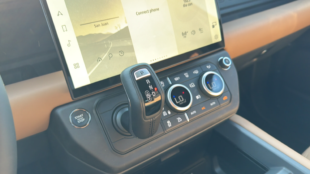 New 2026 Land Rover Defender 110 X-Dynamic SE AWD/4WD image 21