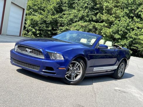 Used 2013 Ford Mustang Premium RWD image 1