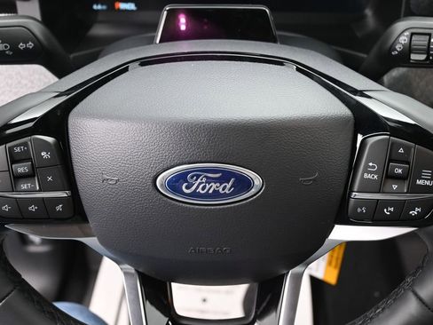 New 2026 Ford Explorer Platinum image 18