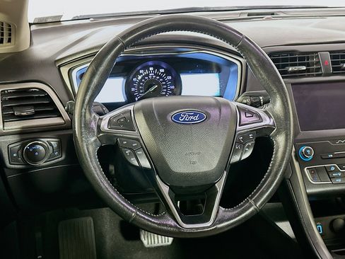 Used 2020 Ford Fusion SE w/ Equipment Group 151A image 18